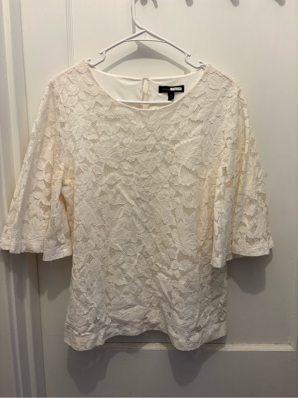 Banana Republic Cream Lace Flutter-Sleeve Blouse